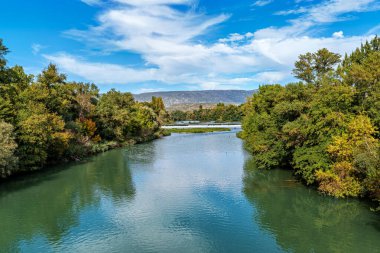 Sanguesa, İspanya 'nın otonom bölgelerinden biri olan Navarre' ın doğusunda yer alan bir şehirdir. Camino de Santiago 'da (St. James Yolu) bulunur.).