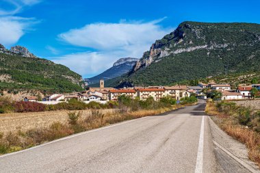 Sigues İspanya 'nın Zaragoza ilinin Ejea de los Caballeros ilçesine bağlı belediyesi. Aragon 'un özerk bölgesinde bulunan Jacetania bölgesine aittir.