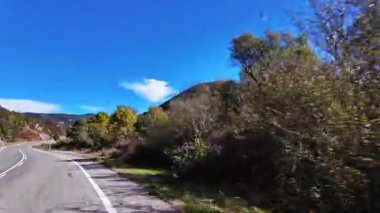 Roncal Vadisi 'nden Sigues' ten Isaba 'ya, Navarre' daki Valle de Roncal, İspanya, Avrupa 'daki Navarra Vadisi' ne gitmek.