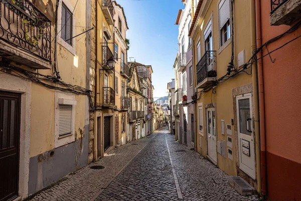 Dar Sokak Travesia Porta do Sol Portekiz 'in eski Setubal kasabasında, Avrupa