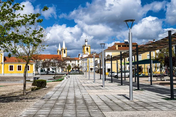 Cumhuriyet Meydanı, Praca da Republica. Portekiz, Avrupa 'daki Nisa kasabasında bir dinlenme alanı