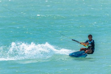 Barra Grande, Brezilya - 22 Ocak 2026: Brezilya 'nın kuzeydoğusundaki Piaui sahilindeki Barra Grande plajında uçurtma sörfü.