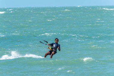 Barra Grande, Brezilya - 22 Ocak 2026: Brezilya 'nın kuzeydoğusundaki Piaui sahilindeki Barra Grande plajında uçurtma sörfü.