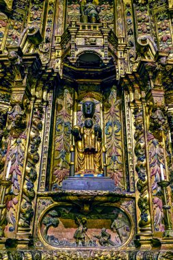 Kadaques, İspanya - 31 Ekim 2025: Esglesia de Santa Maria Katedrali 'nin İspanya' nın Kosta Brava bölgesindeki Girona ilindeki Kadaques kasabasındaki iç kesimi