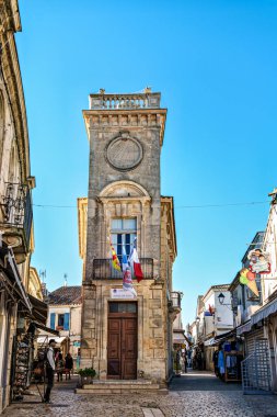 Saintes-Maries-de-la-Mer, Fransa - Kasım 04, 2025: Eski belediye binası, Saint-Maries-de-la-Mer Oteli, Fransa, Avrupa