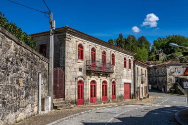 Ruivaes Portekiz 'in Peneda Geres Ulusal Parkı' nda, Vieira do Minho belediyesine bağlı bir Portekiz köyüdür. Burası soyu tükenmiş Ruiva Cemaati 'nin yeriydi.