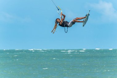 Barra Grande, Brezilya - 22 Ocak 2026: Brezilya 'nın kuzeydoğusundaki Piaui sahilindeki Barra Grande plajında uçurtma sörfü.