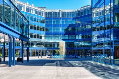 Münih, Almanya - 11 Mayıs 2025: BayernLB Genel Merkezi, Bayerische Landesbank, Almanya Münih Bavyera Devlet Bankası