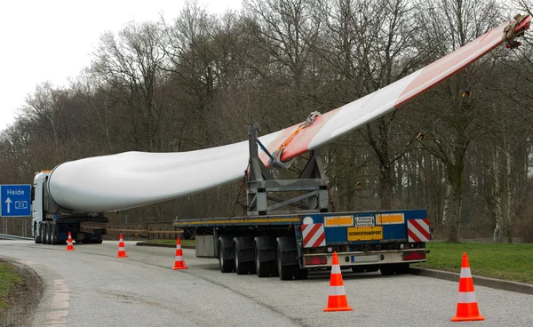 Heavy transport Wind turbine transportation — Stock Photo, Image