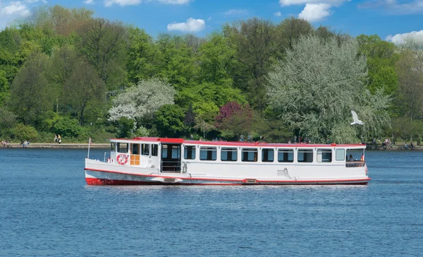 Barcos no Alster em Hamburgo — Fotografia de Stock