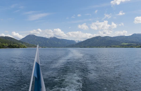 Tegernsee na krajině slunného dne v létě — Stock fotografie