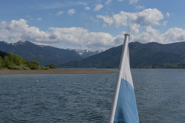 Tegernsee τοπίο σε μια ηλιόλουστη μέρα το καλοκαίρι — Φωτογραφία Αρχείου