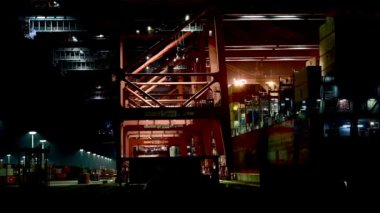 Hamburg 'daki Eurogate Burchardkai Terminali, yükleme ve boşaltma