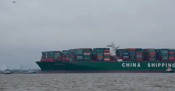 Kontenerowiec Cscl Ocean Indyjski China Shipping Line Uziemiony Łabie Koło — Zdjęcie stockowe