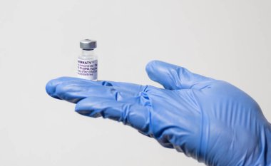 BioNTech 'ten COVID-19 mRNA COMIRNATY aşı kutusu