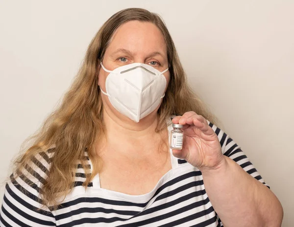 Woman Holds Vaccination Jar Astrazeneca Vaccine Her Hand — Stock Photo, Image