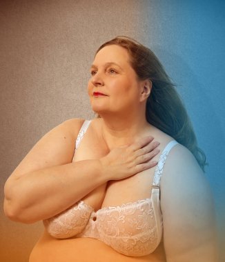 Tombul bir kadınla kısmi fotoğraf çekimi. 