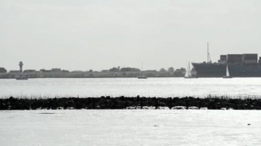 Sazlık River Elbe üzerinde