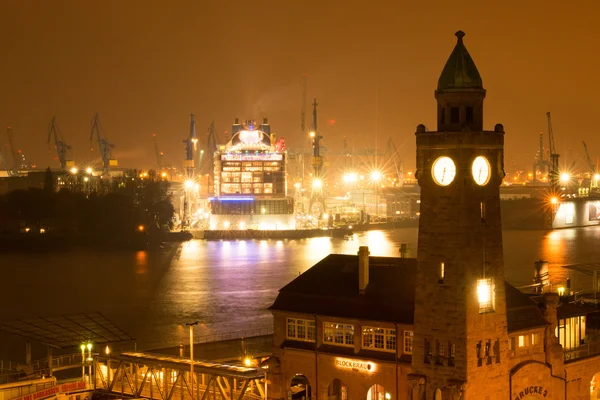 Hamburg harbor — Stock Photo, Image