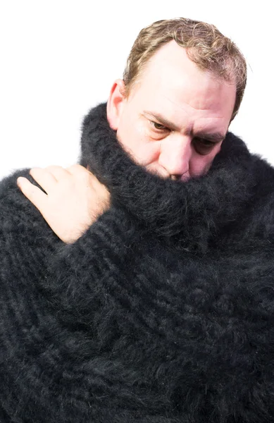 Uomo che indossa un maglione angora — Foto Stock
