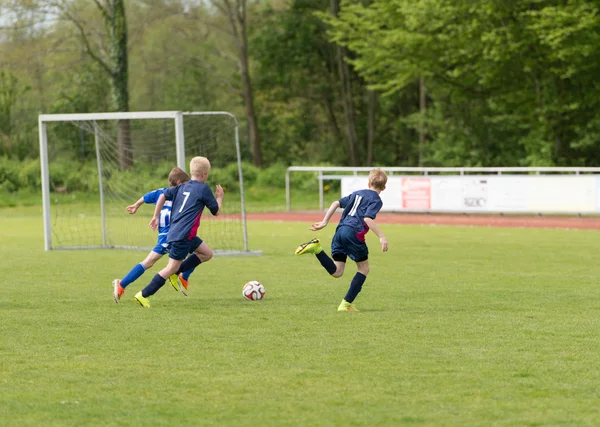 Unge fotballspillere – stockfoto