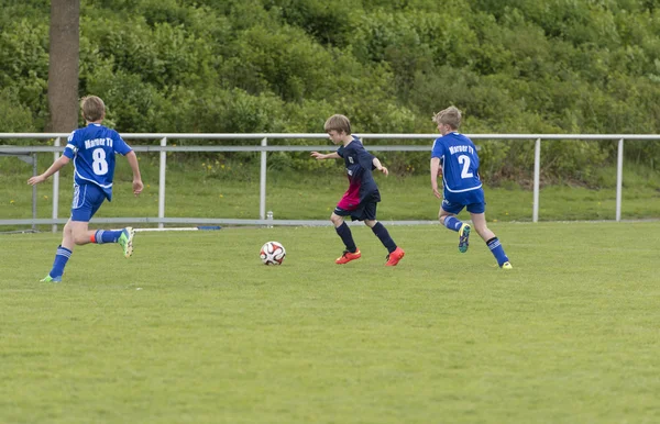 Unga fotbollsspelare — Stockfoto