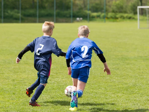 Unga fotbollsspelare — Stockfoto