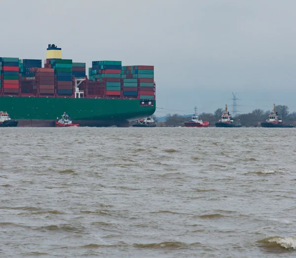 Containerschiff auf Grund gelaufen — Stockfoto