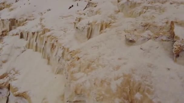 Montañas Arena Que Desmoronan Del Viento Cantera Montañas Arena Blanca — Vídeo de stock