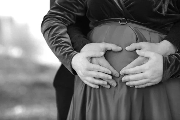 Banner Preto Branco Com Mãos Casal Forma Coração Fundo Uma — Fotografia de Stock