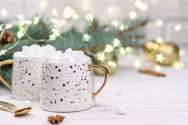 Copa Blanca Cappuccino Cacao Con Árbol Navidad Calabozo Oro Bokeh — Foto de Stock