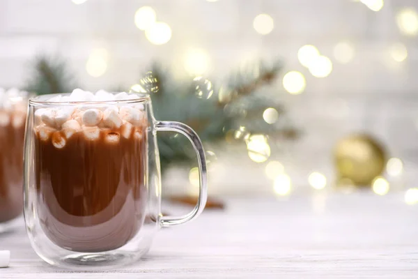 Glasschale Mit Heißem Kakao Mit Weihnachtsbaum Auf Dem Buckground Des — Stockfoto