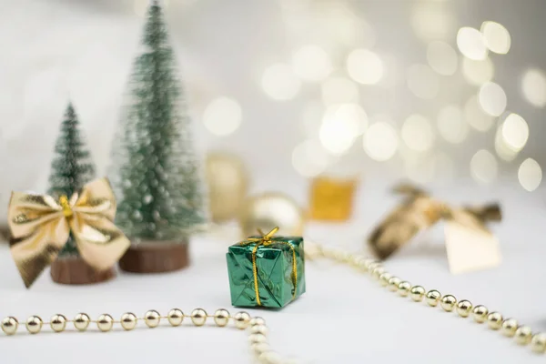 Árboles Navidad Decorativos Decorados Regalos Para Nuevo Año Fondo Luces — Foto de Stock