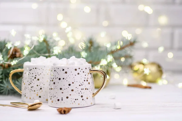 Белая Чашка Капучино Какао Рождественской Елкой Пряжке Золота Боке Горячий — стоковое фото