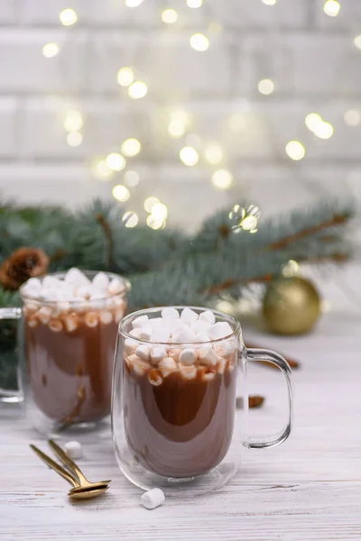 Glasschale Mit Heißem Kakao Mit Weihnachtsbaum Auf Dem Buckground Des — Stockfoto