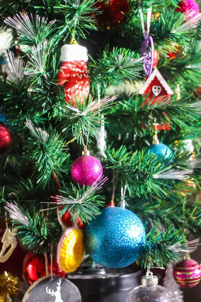 Διακοσμημένα Κλαδιά Χριστουγεννιάτικων Δέντρων — Φωτογραφία Αρχείου
