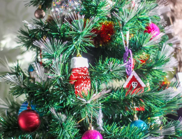 Zdobené Větve Vánočního Stromku — Stock fotografie