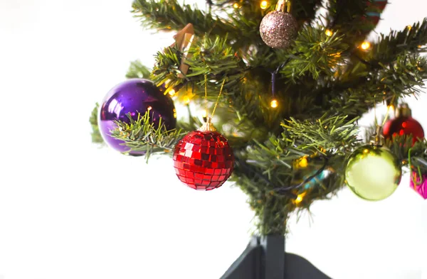 Dekorovaný Tradiční Vánoční Stromek — Stock fotografie