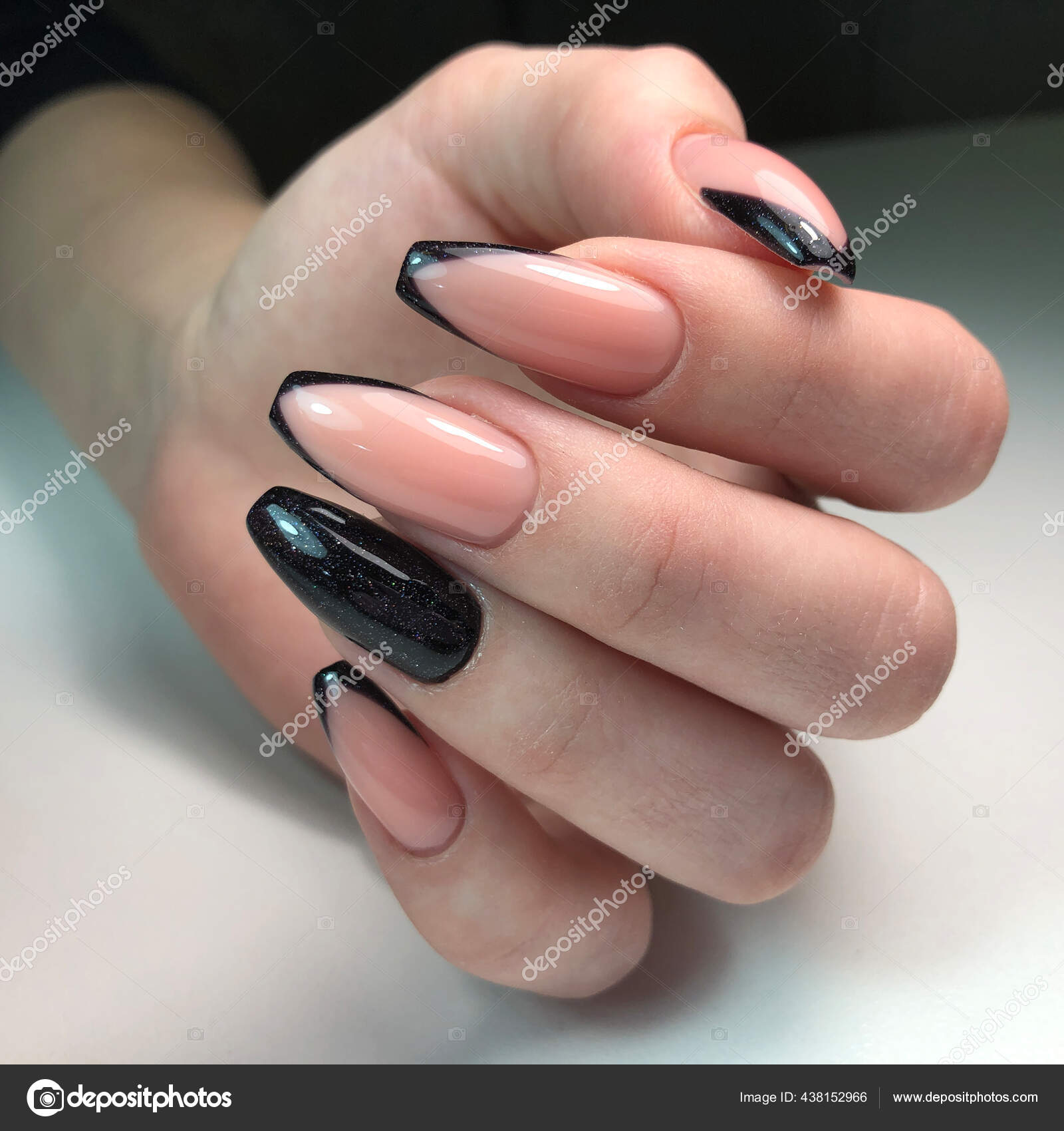 French Manicure Nails Manicure Gel Nail Polish Spa Concept Stock Photo ©bo.kvk 438152966