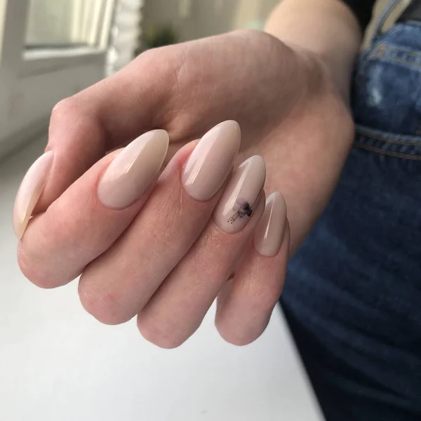 Manicura Rosa Mujer Con Diseño Manos Una Mujer Con Manicura —  Fotos de Stock