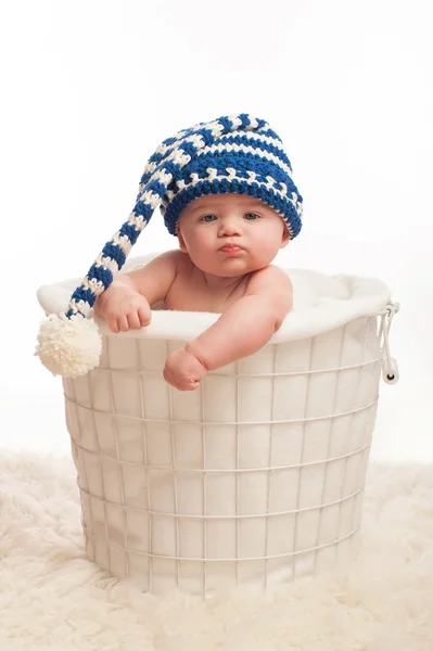 Pouting Baby Boy vestindo um boné de meia — Fotografia de Stock