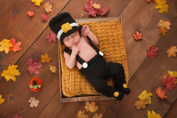 Newborn Baby Boy Wearing a Pilgrim's Costume — Stock Photo, Image