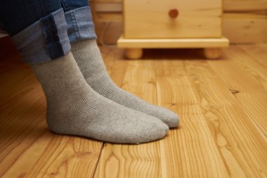 Yün çorap kadın ayakları