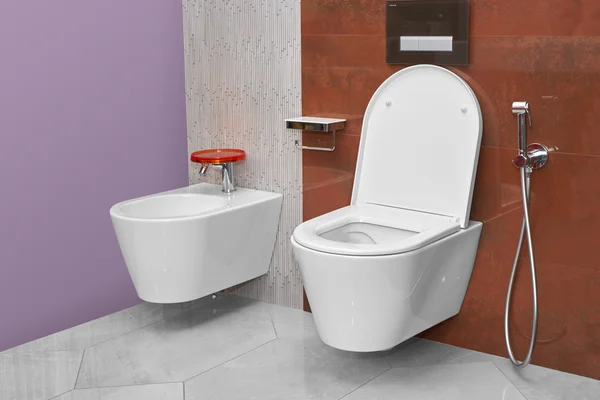 Záchod a Bidet v moderní koupelně — Stock fotografie