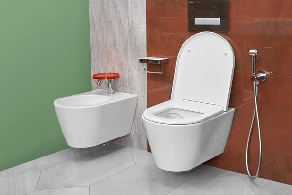 Toilet en Bidet in een moderne badkamer — Stockfoto