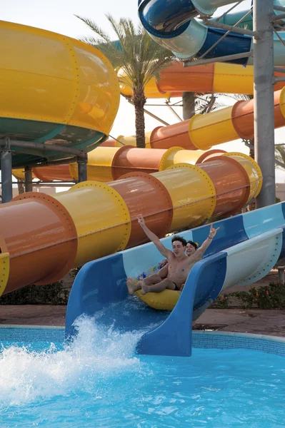 Man and woman in the water park — Stock Photo, Image