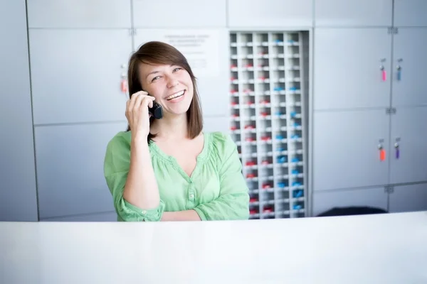 Laughing consultant speaking on the phone — Stock Photo, Image