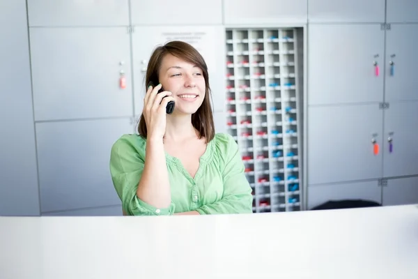 Laughing consultant speaking on the phone — Stock Photo, Image