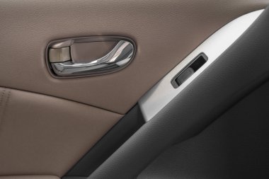 arabanın kapı kolu. Kapı kolu üzerinde odaklanmak