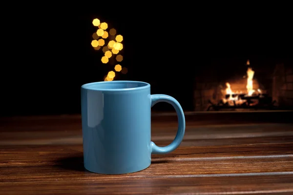 Blå Mugg med varm dryck — Stockfoto